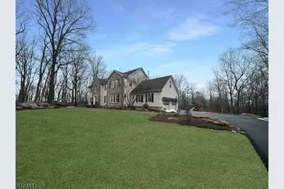 16 Gary Ct, Mount Olive, NJ 07836 - Photo 3