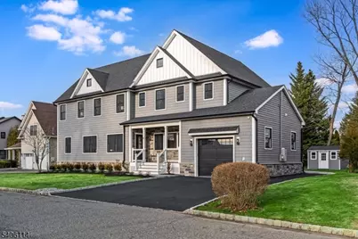 11 Laurel Pl, Fairfield, NJ 07004 - Photo 3