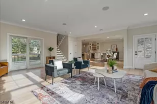 11 Laurel Pl, Fairfield, NJ 07004 - Photo 15