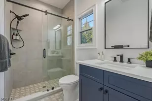 11 Laurel Pl, Fairfield, NJ 07004 - Photo 27