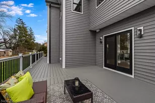 11 Laurel Pl, Fairfield, NJ 07004 - Photo 11