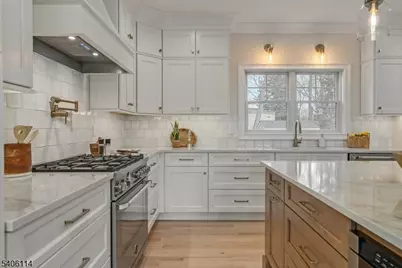 11 Laurel Pl, Fairfield, NJ 07004 - Photo 23