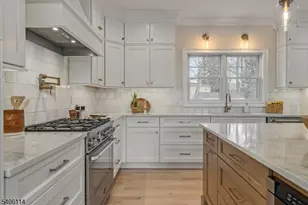 11 Laurel Pl, Fairfield, NJ 07004 - Photo 23