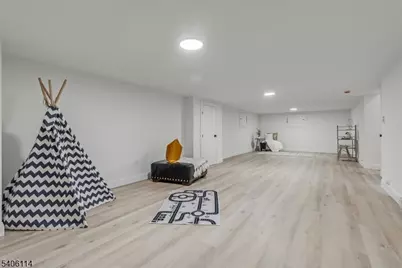 11 Laurel Pl, Fairfield, NJ 07004 - Photo 39