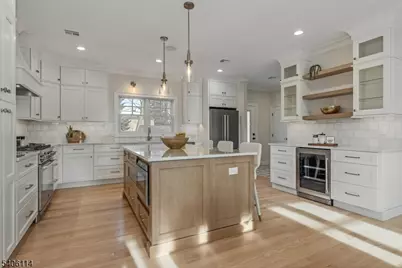 11 Laurel Pl, Fairfield, NJ 07004 - Photo 19