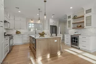 11 Laurel Pl, Fairfield, NJ 07004 - Photo 19