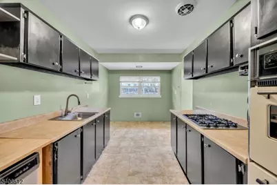 40 Drake Rd, Franklin Township, NJ 08873 - Photo 9