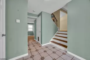 40 Drake Rd, Franklin Township, NJ 08873 - Photo 3