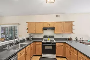 706 Skyline Dr, Jefferson Township, NJ 07849 - Photo 9