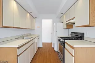 25D Canterbury R, Chatham Township, NJ 07928 - Photo 3