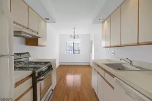 25D Canterbury R, Chatham Township, NJ 07928 - Photo 3