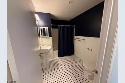 52 Overlook Dr, Lopatcong Township, NJ 08886 - Photo 5