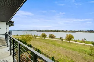 6 Harbor Front Terrace, Elizabeth, NJ 07206 - Photo 17