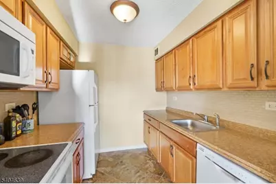 300 Main St #416, Little Falls Township, NJ 07424 - Photo 9