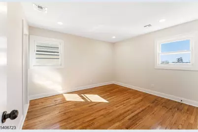 28 Toronto Ct, Maplewood, NJ 07040 - Photo 5