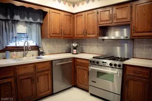 4 Hickory Ln, Readington, NJ 08889 - Photo 11