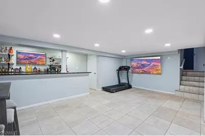 36 N Vivyen St, Bergenfield, NJ 07621 - Photo 19