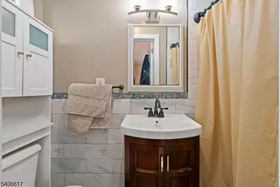 36 N Vivyen St, Bergenfield, NJ 07621 - Photo 17