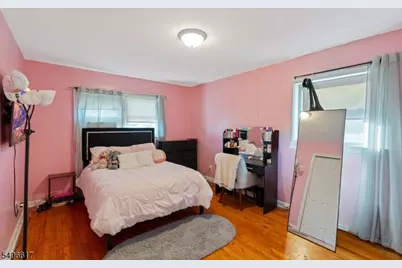 36 N Vivyen St, Bergenfield, NJ 07621 - Photo 15