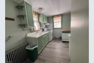 140 Belvidere Ave, Oxford Township, NJ 07863 - Photo 5