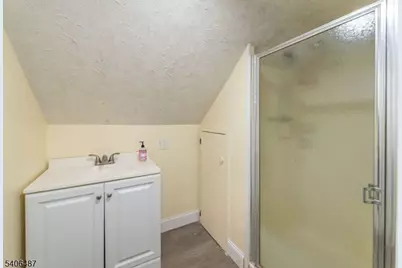 26 Hickory Ave, West Milford, NJ 07480 - Photo 15