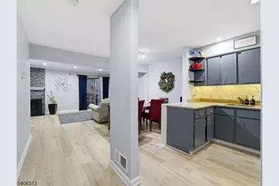 104 Stonegate Ln, Stanhope, NJ 07874 - Photo 3