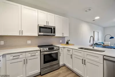 377 Summerhill Rd #Junr, East Brunswick Township, NJ 08816 - Photo 3