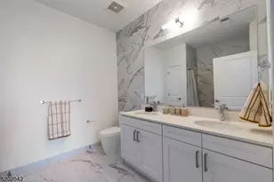 377 Summerhill Rd, East Brunswick Township, NJ 08816 - Photo 17