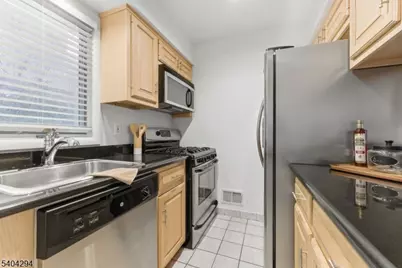 6 Essex St. #G 39, Belleville Twp., NJ 07109 - Photo 5