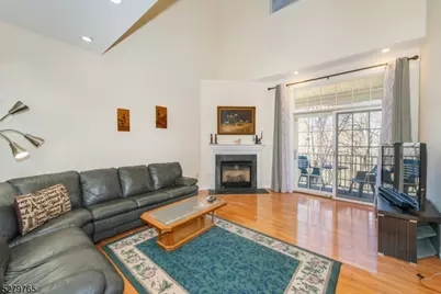 818 Kensington Ln, Livingston, NJ 07039 - Photo 5