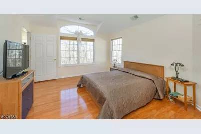 818 Kensington Ln, Livingston, NJ 07039 - Photo 25