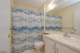 29 Amberly Ct, Franklin Township, NJ 08823 - Photo 15