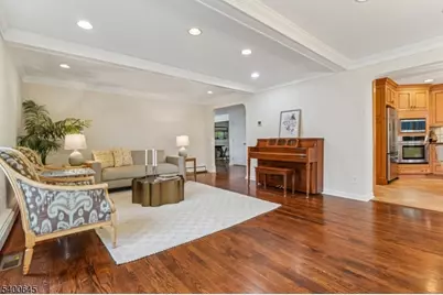 10 Edwards Pl, Millburn, NJ 07078 - Photo 9