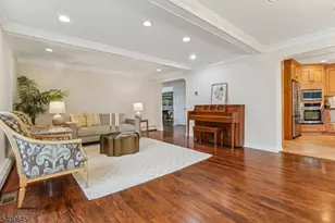 10 Edwards Pl, Millburn, NJ 07078 - Photo 9