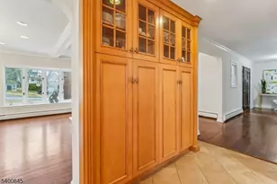 10 Edwards Pl, Millburn, NJ 07078 - Photo 17