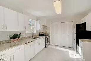 2 Katie Ct, East Hanover Township, NJ 07936 - Photo 3