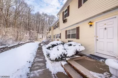 322 Richard Mine Rd #F5, Rockaway Township, NJ 07885 - Photo 3