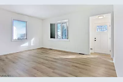 344 Maplewood Ave, Clifton, NJ 07013 - Photo 3