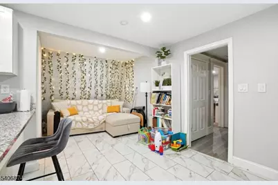 97 Hopkins Pl, Irvington, NJ 07111 - Photo 17