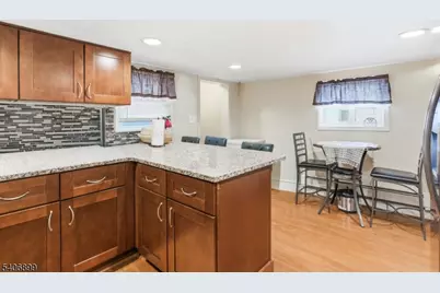 65 Cambridge St, East Orange, NJ 07018 - Photo 9
