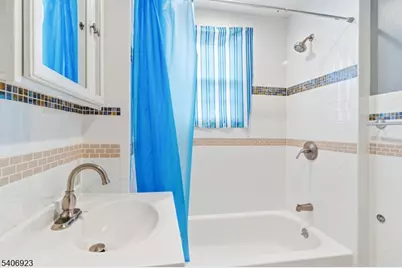 328 Hawthorne St, Orange, NJ 07050 - Photo 13