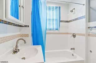 328 Hawthorne St, Orange, NJ 07050 - Photo 13