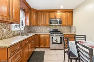 328 Hawthorne St, Orange, NJ 07050 - Photo 9