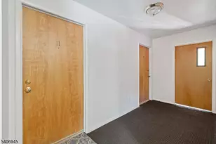 303 Trinity Ct, West Windsor Township, NJ 08540 - Photo 7