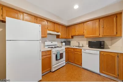 303 Trinity Ct #11, West Windsor Township, NJ 08540 - Photo 15