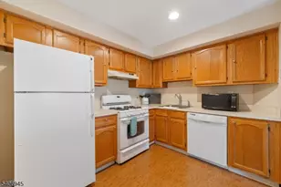 303 Trinity Ct, West Windsor Township, NJ 08540 - Photo 15