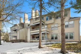 303 Trinity Ct, West Windsor Township, NJ 08540 - Photo 3