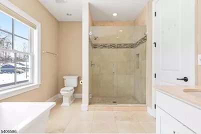 93 Edgewood Dr, Florham Park, NJ 07932 - Photo 21