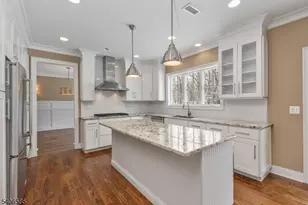 93 Edgewood Dr, Florham Park, NJ 07932 - Photo 9