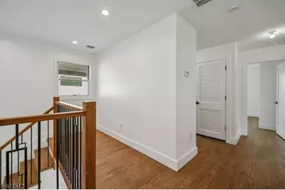 19 Mountain Ave, Mahwah, NJ 07430 - Photo 9